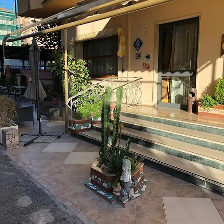 索里达格酒店 2* 阿尔玛·迪·塔吉亚